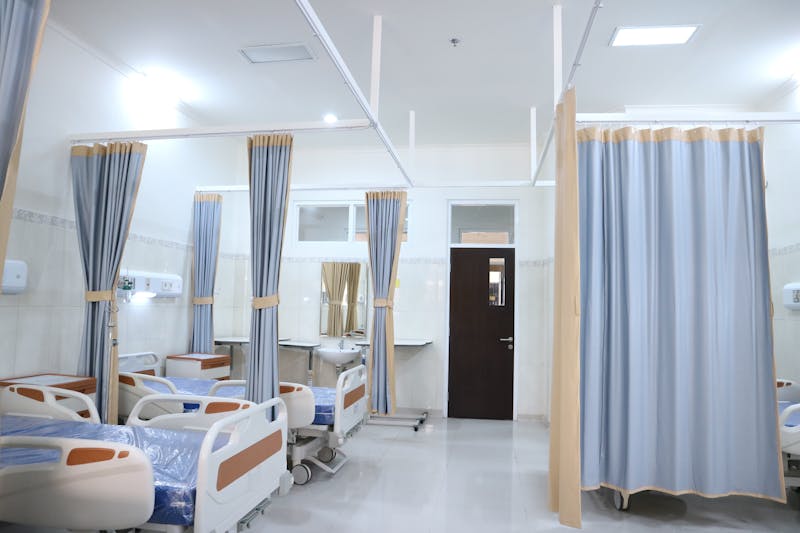 How Hospitals and Clinics in India Are Adopting Digital Systems in 2026: Voice-to-Text, EMR, and AI Workflows